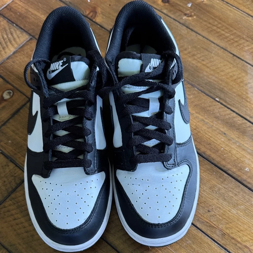 Nike sneakers black